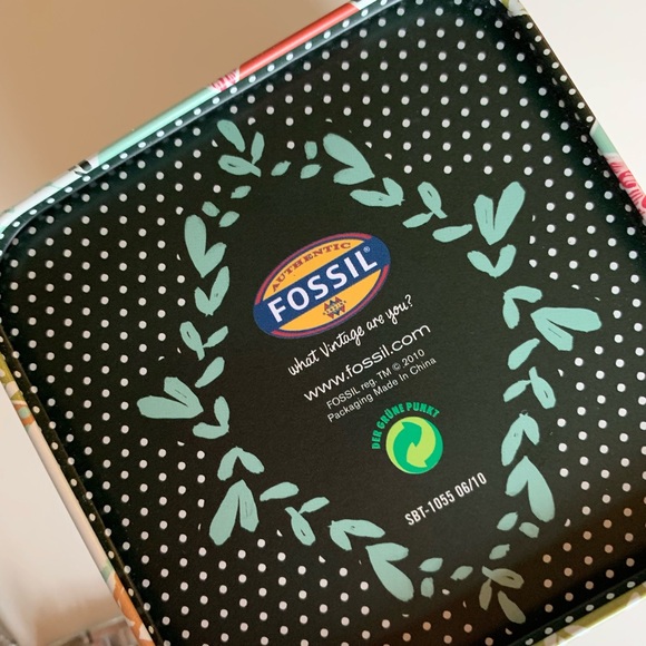 Classic Fossil Stainless Steel Watch w/ Tin Case - Picture 6 of 6